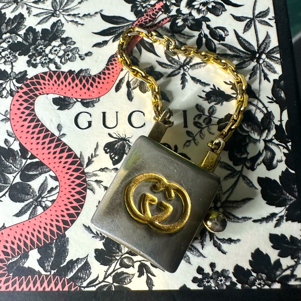 SOLD 🏆 GUCCI Double GG Gold Bag Charm Padlock Motif (Does Hold Parfum) 💛 - Picture 1 of 7